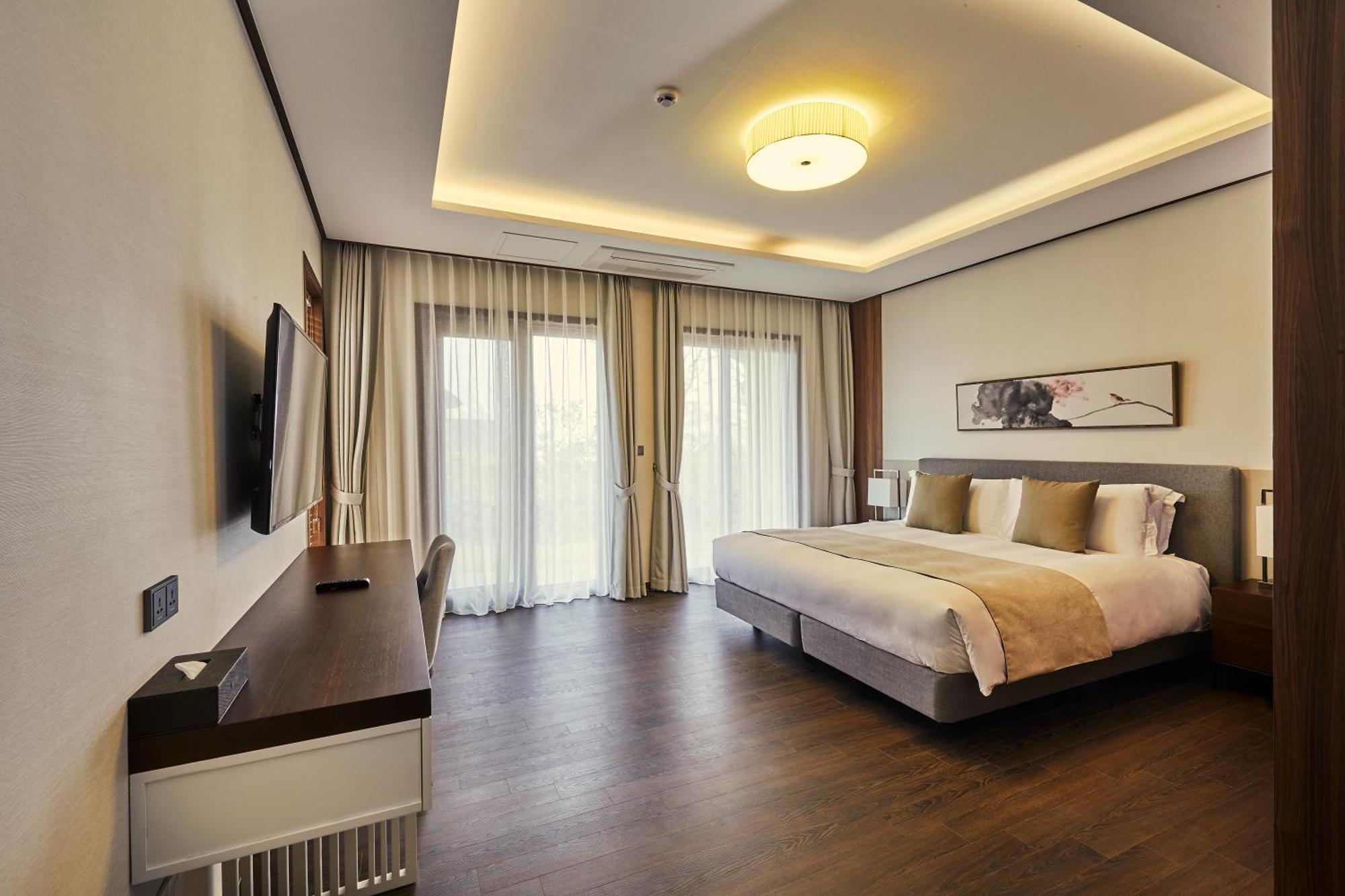 Camphortree Hotel And Resort Чеджу Екстериор снимка