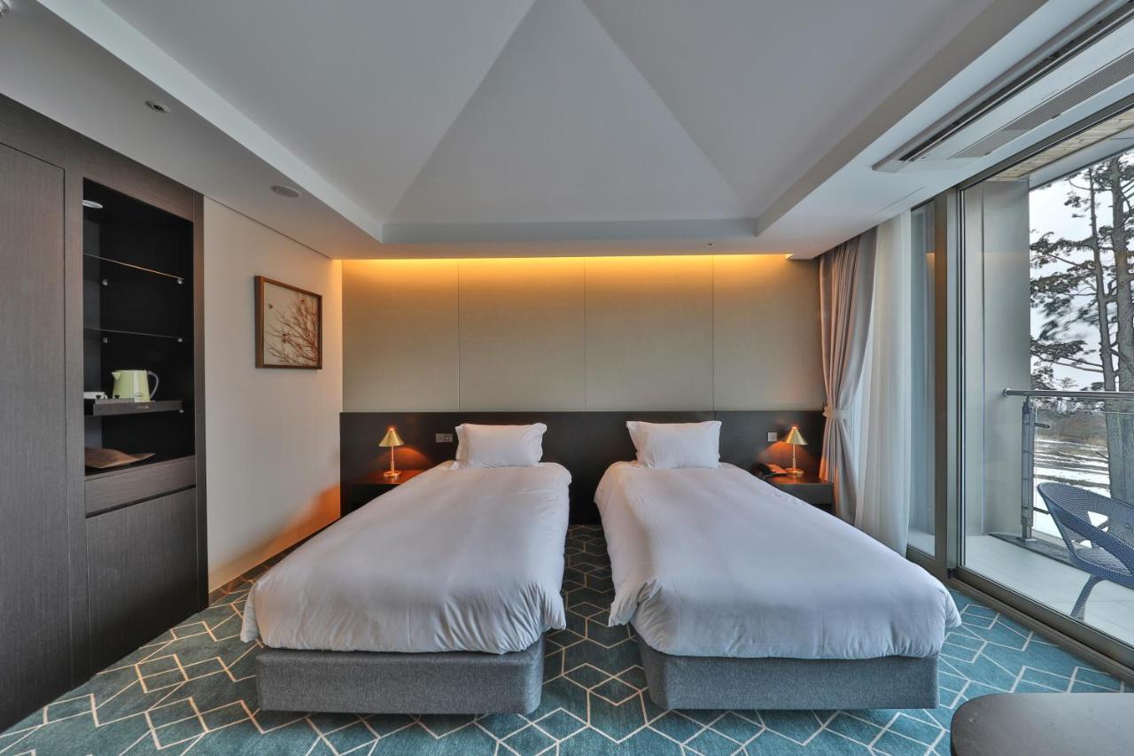 Camphortree Hotel And Resort Чеджу Екстериор снимка