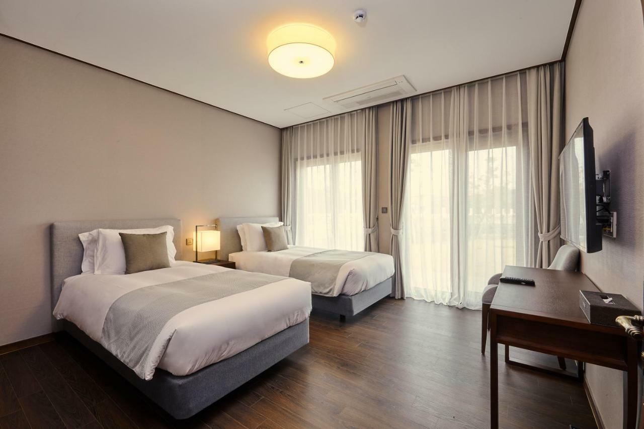 Camphortree Hotel And Resort Чеджу Екстериор снимка
